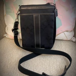 Coach signature C crossbody black